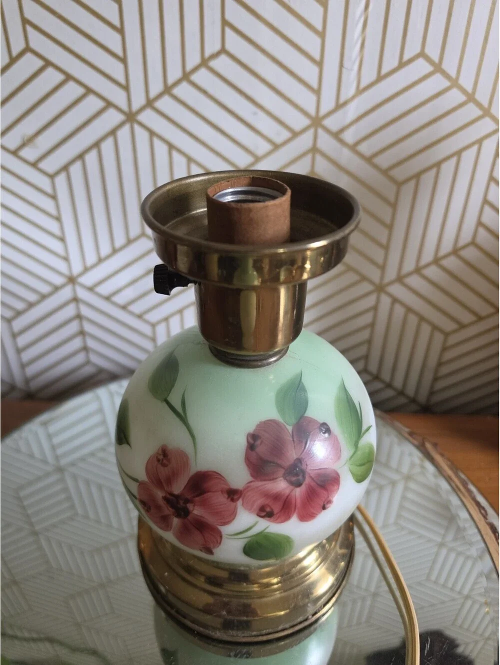 Vintage Handpainted Green Floral Glass Hurricane Parlor Accent Lamp 13